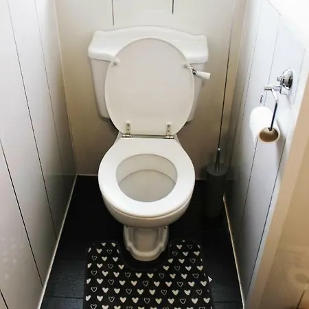 Donegal Lodgings - Apt 4 - 1 Bedroom Apt * Donegal Town